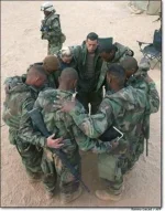 iraq-soldiersPraying.webp