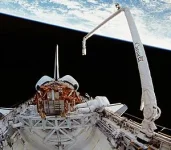 300px-Canadarm_1_-_STS-72.webp