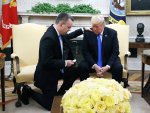 Brunson prays with Trump.jpg