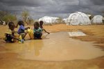 afp_dadaab_refugees_water_480_oct2011.jpg