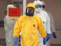 vladimir-putin-dons-hazmat-suit-to-visit-coronavirus-hospital.webp