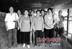 聚集在北京南站附近的访民.jpg 聚集在北京南站附近的访民.jpg