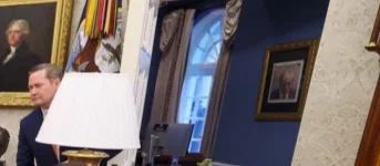 FireShot Capture 576 - Trump has a framed picture of his mugshot hung up inside the White Ho_...webp