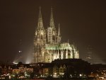 640px-Koelner_Dom_bei_Nacht_1_RB.JPG