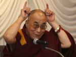 dalai-lama-devil-horns.jpg