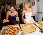 pizza-wedding-reception-funny-wedding-photos.jpg