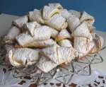 balkan-crescent-cookies.jpg