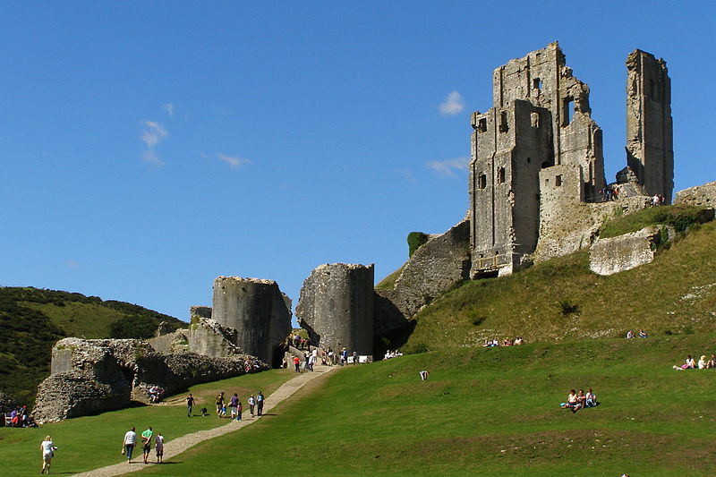 Corfe_Castle3.jpg